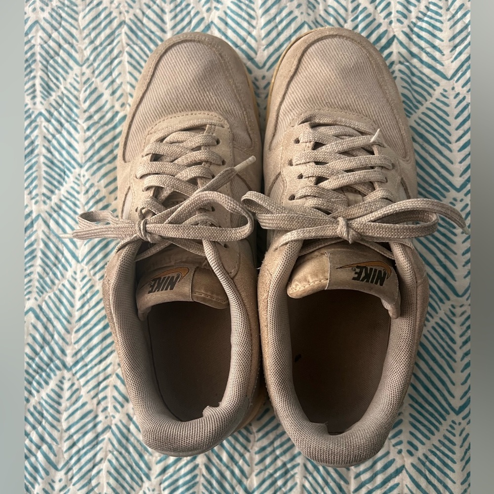 Nike Air Force 1 Low ‘07 LV8 Vintage Certified Fresh Photon Dust Sail.